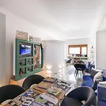 Guest house Luiselle Charming Center 4*