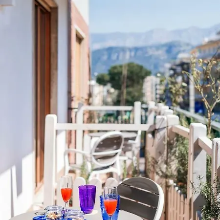 Luiselle Charming Center Πανσιόν