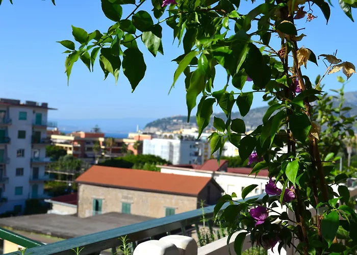 Luiselle Charming Center بيت ضيافة