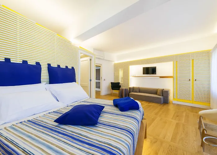 Luiselle Charming Center Πανσιόν