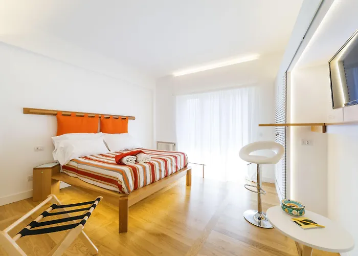 Luiselle Charming Center