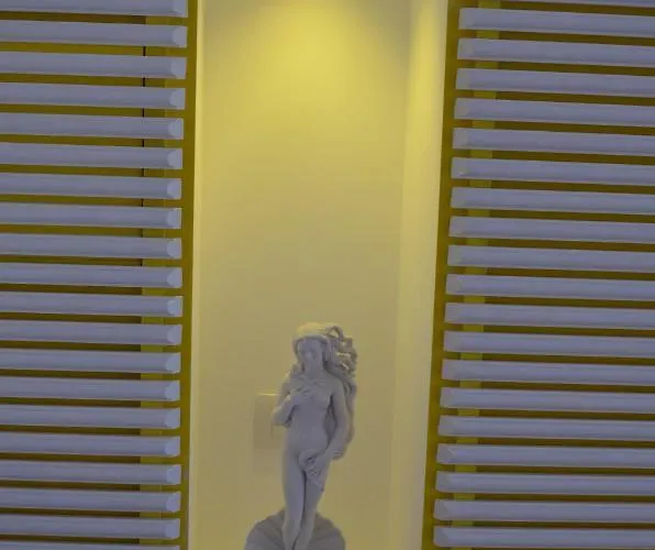 Luiselle Charming Center بيت ضيافة سورينتو