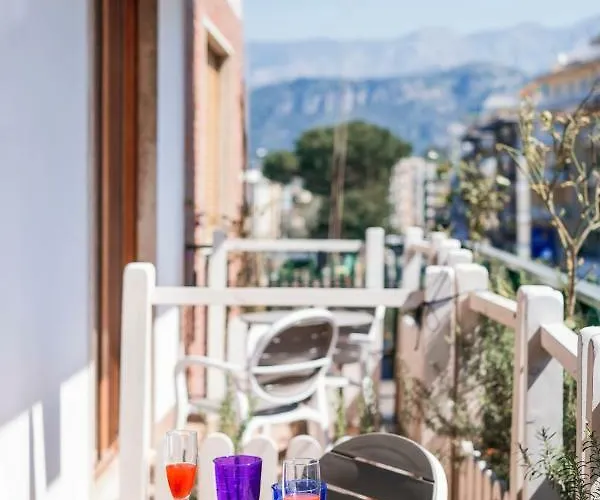 Luiselle Charming Center Πανσιόν