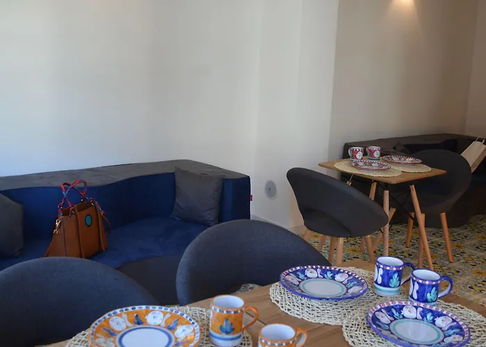 Luiselle Charming Center بيت ضيافة سورينتو