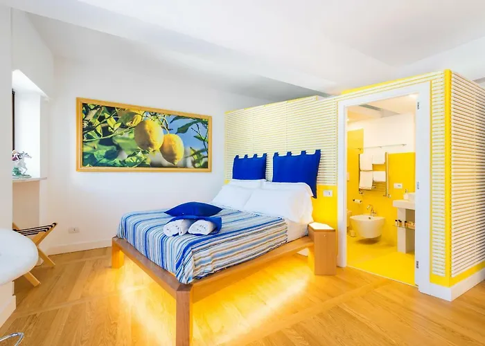 Luiselle Charming Center بيت ضيافة