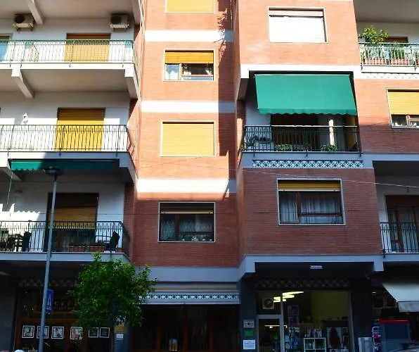 Luiselle Charming Center